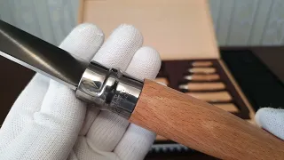 Ножи Opinel в подарочном кейсе .