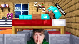 24 UUR In HET HUIS Van DE PRO Zonder Dat Hij Het DOOR HEEFT! (Minecraft Survival)