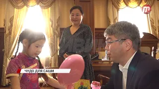 Глава Бурятии исполнил новогоднее желание пятилетней девочки