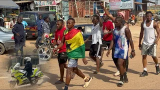 Walkathon Guy finally arrives in Accra from Techiman, given a presedential welcome, collapse story.