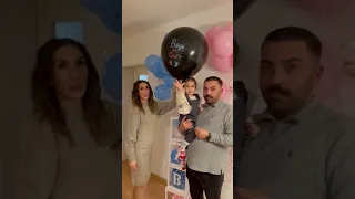 💙💓 GENDER REVEAL moment . BOY or GIRL ? #shorts #genderreveal #pregnancy #tiktok #zwanger #ciąża