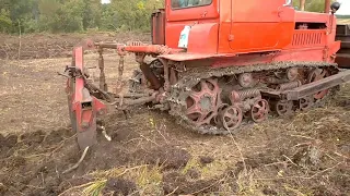 ДТ 75 на лесной опушке,или на тебе боже, что мне него же,это я про поле.