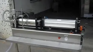 semi automatic bottle filling machine with the light sensor horizontal pneumatic filler equipment