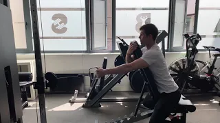 Chest supported single arm cable row