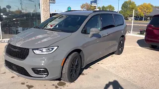 New Ceramic Grey Chrysler Pacifica S Minivan AWD