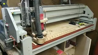 Фанерный ЧПУ в работе (Plywood CNC at work). Раскрой фанеры (Cut plywood)