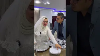 وجد في صواني الاكل شي لا يصدق شاهد رد فعل زوجها