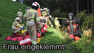 🚒🚑 Frau unter Kleintraktor eingeklemmt und schwer verletzt - Aschau/Zillertal 🚓🚁