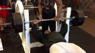 425 bench max