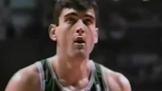 Stojko Vrankovic Hook Shot in 1991 NBA Playoff