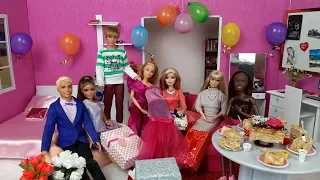 Barbie Doll Birthday Party. Barbie Ken Doll Video. Dress Up Dolls in a Pink Dream House Bedroom.