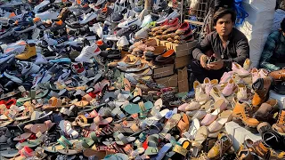 🇮🇳 WALKING TOUR INDIA, NEW DELHI 2023, £3 FOR PAIR OF SHOES, MEENA BAZZAR DELHI, 4K