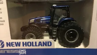 1/64 2019 New Holland Winter Farm Show Tractor T8.435