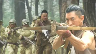 The kung fu boy breaks into the enemy camp with a bow and arrow as accurate as a sniper rifle!