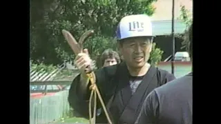 Masaaki Hatsumi shows how to use Kyoketsu-shoge, a ninja weapon of Togakure Ryu