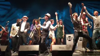 Shake It Off - Von Smith and PostmodernJukebox live final song