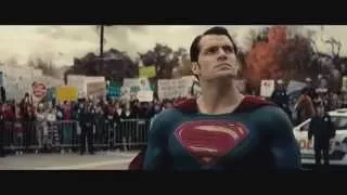 Batman v Superman: El Amanecer de la Justicia – Tráiler Comic-con en español HD