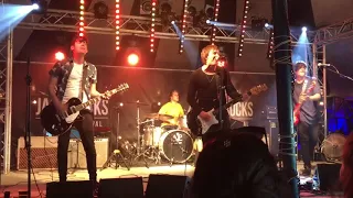 The Luka State - Can’t Help Myself - Reading Festival 2017