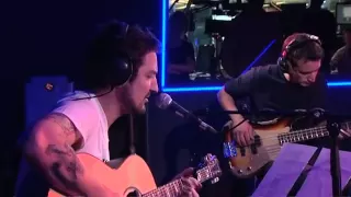 'The Way I Tend To Be' (Live Lounge)