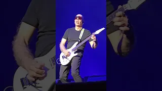 Joe Satriani - Flying in a Blue Dream