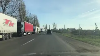 Черга вантажівок на КПП "Ужгород"