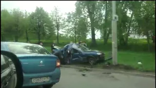 18.05.2015 ДТП на ул. Кирова, ланос намотало на столб (Ижевск)