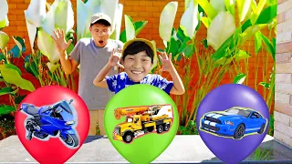 Yejun Finds a Car Toys in a Balloon with Dad