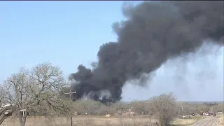Texas train crash: Train carrying fuel tank cars collides with 18-wheeler | ABC7