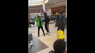 Guy Tried to Marry His Girlfriend and Got Rejected At the Mall