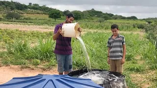 BENEDITO MOSTRA O LOCAL ONDE NOIS VAMOS FAZER O CAMPO DE IRRIGAÇÃO SE DEUS QUISER COM ÁGUA DO POÇO