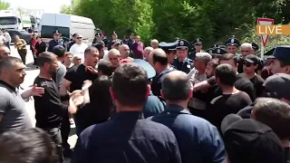 ПАНИКА В АРМЕНИИ: "ОТДАЛИ СЕЛА! ДЕРЖИТ НАС В ПЛЕНУ! ПОЗОР НАМ!