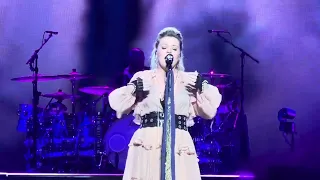 Kelly Clarkson “Piece By Piece” live in Vegas Chemistry show 8/5/23
