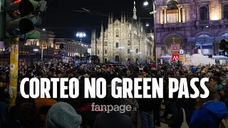 No green pass, il corteo invade le vie dello shopping di Milano nonostante i divieti