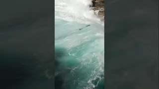 Look out for the ROCKS!! 🫣☠️👀 Sky Monkey /: #bodyboarding #surfing #wave