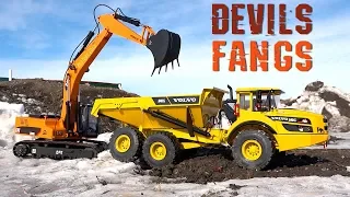 YouTube GOLD - "DEVILS FANGS" Custom Excavator Bucket : Meet the BUILDER! | RC ADVENTURES