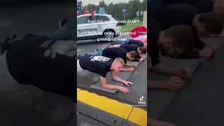 Longest plank gets 1000$