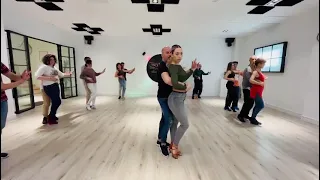 CLASE DE BACHATA