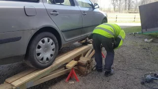 Car service ramp homemade from wood part 2