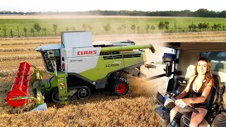 Farmer Girl drives the Claas Lexion 750 combine harvester  7,70 m cutting width alone