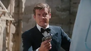 Roger Moore - James Bond 007 - The Spy Who Loved Me 1977 - Custom Gunbarrel.