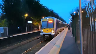 Trains at Dunmurry (county Antrim) (tones) 31/12/21.