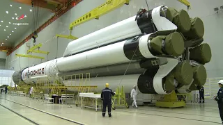 РКН "Протон-М" с КА "Ямал-601" на транспортно-установочном агрегате