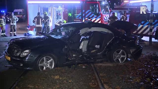 Vijf gewonden bij auto-ongeluk Rotterdam | Video: MediaTV
