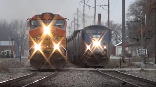 The most EPIC train race you'll ever see! Amtrak vs. BNSF in Ottumwa, IA 12/9/14