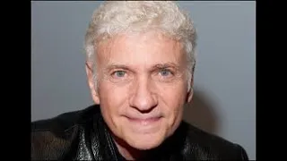 Dennis Deyoung from Styx plays piano and sings Best of Times from home while on Corona Lock down