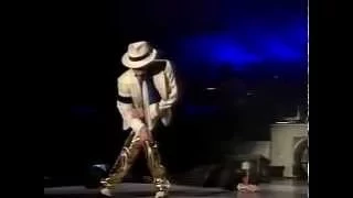 Michael Jackson - Smooth Criminal  (Live in Helsinki 1997) HD