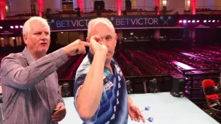 How To Play Darts | "My Throw" with Ian White