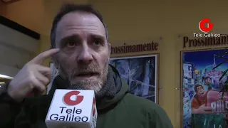 Valerio Mastandrea alla giornalista "Te sei rotta er c..."