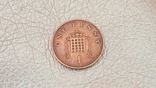 UK 1988 non magnetic and defect One penny Elizabeth II