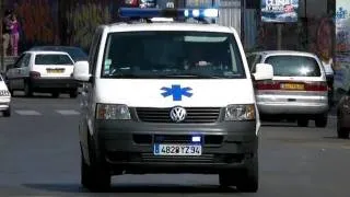 Paris Ambulance: VW Transporter Three-Tone Siren